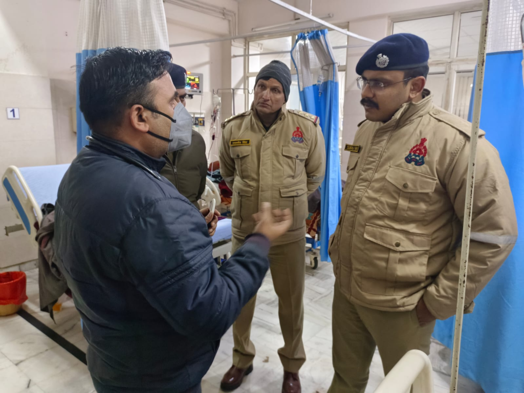 आर्टिका कार अन्यत्रित होकर नहर में गिरी